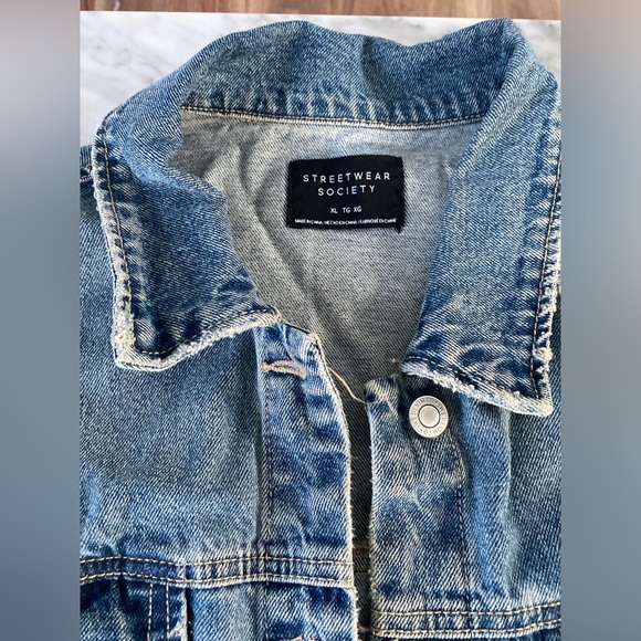 Oversize Jean Jacket - Picture 2 of 2